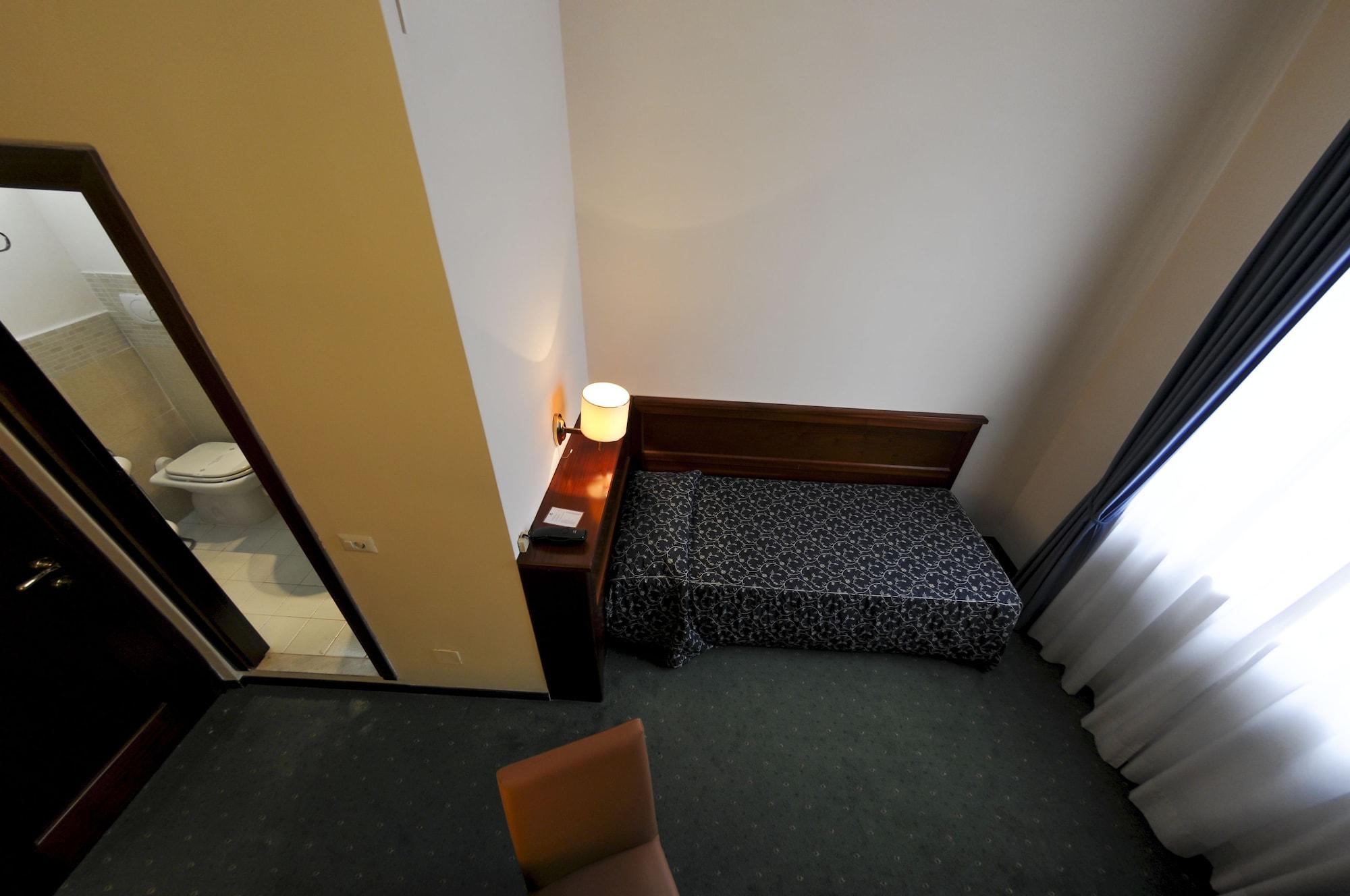 Mediterraneo Hotel 3*